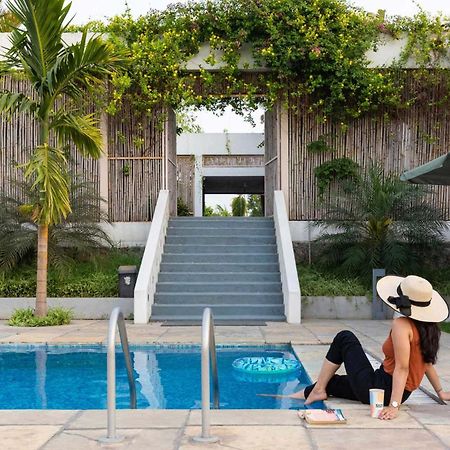 Open House By Stayvista - Nestled In Nature, Featuring A Swimming Pool & Expansive Lawn For A Serene Retreat Shikrapur Екстериор снимка