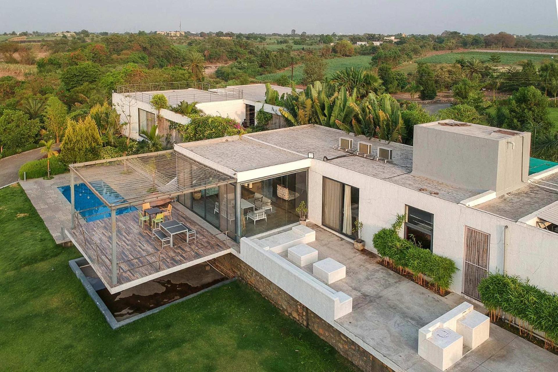 Open House By Stayvista - Nestled In Nature, Featuring A Swimming Pool & Expansive Lawn For A Serene Retreat Shikrapur Екстериор снимка
